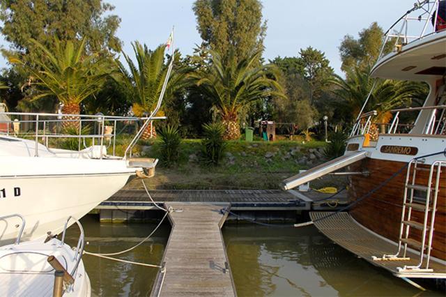 Boat And Breakfast Fiumicino - Roma Hotel Ostia Antica Eksteriør billede