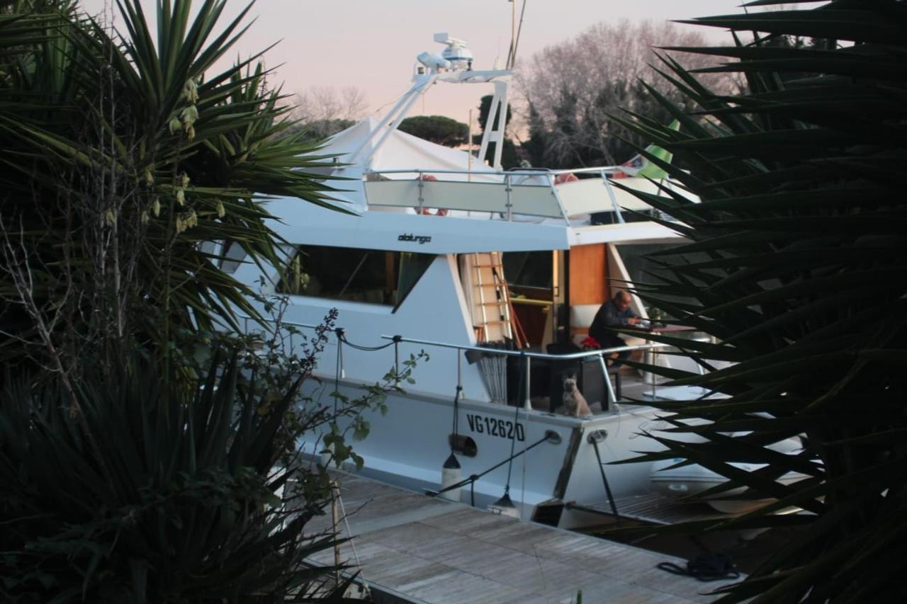 Boat And Breakfast Fiumicino - Roma Hotel Ostia Antica Eksteriør billede